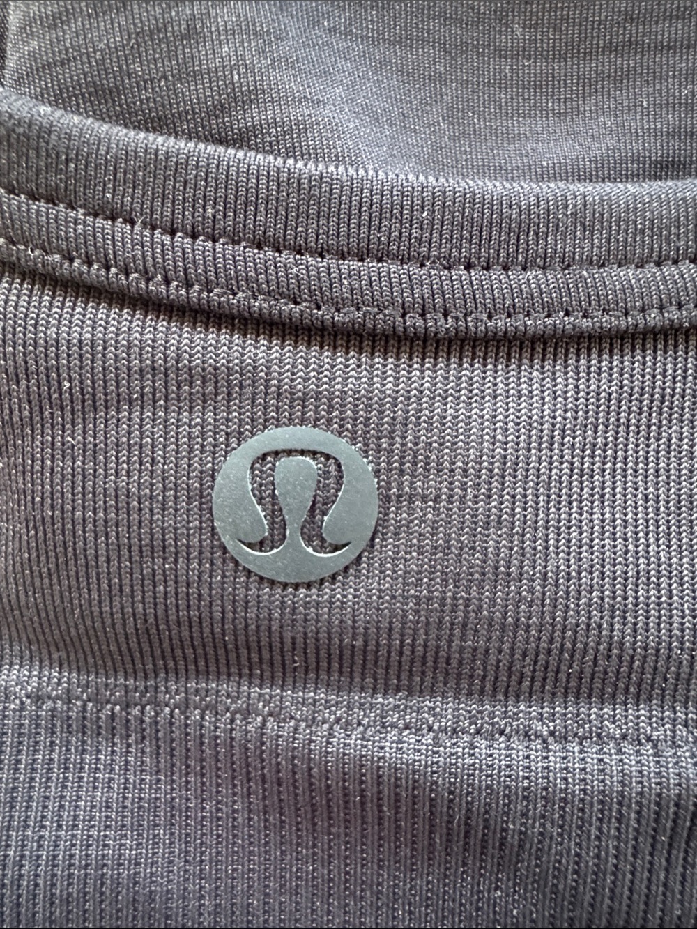 lululemon athletica Black Bralette with Adj. Straps, Removable Padding, 6 or 8 - Picture 3 of 4